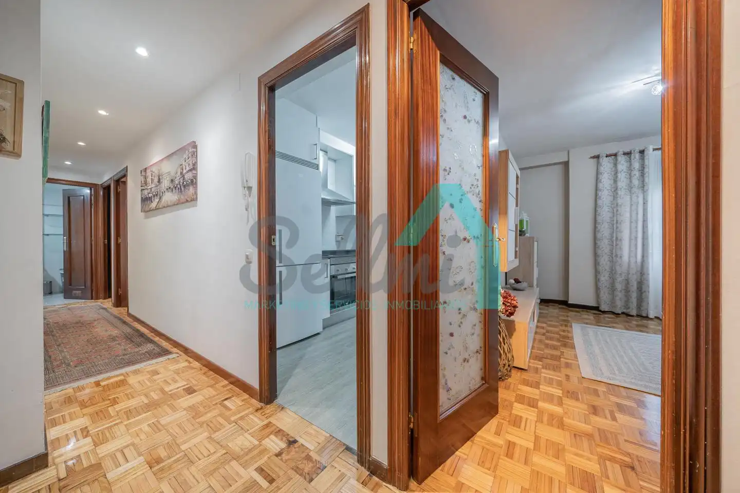 Planta baja de alquiler en Oviedo  con Calefacción, Parquet y Amueblado