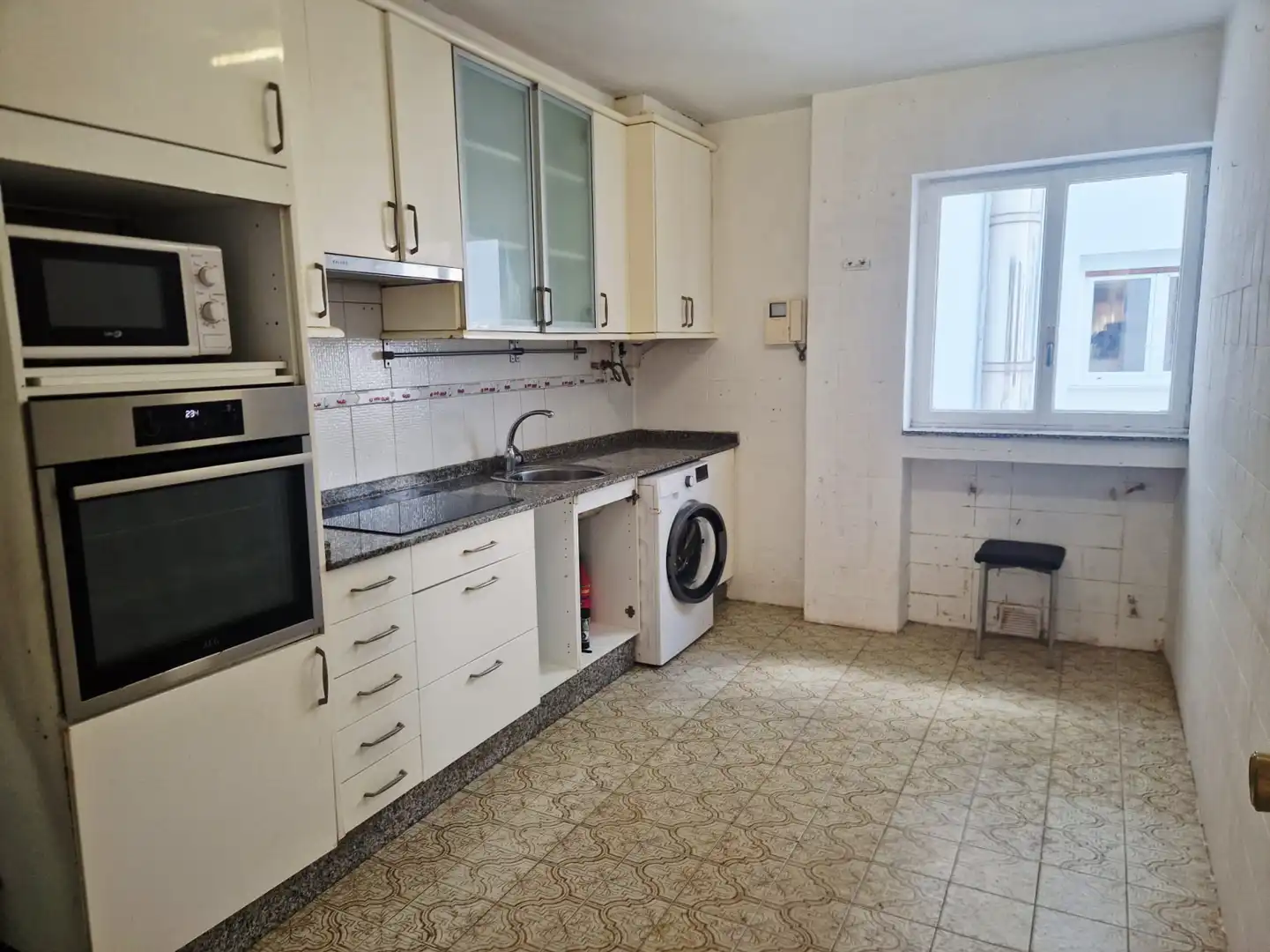 Cocina de Piso en venta en Oviedo  con Calefacción