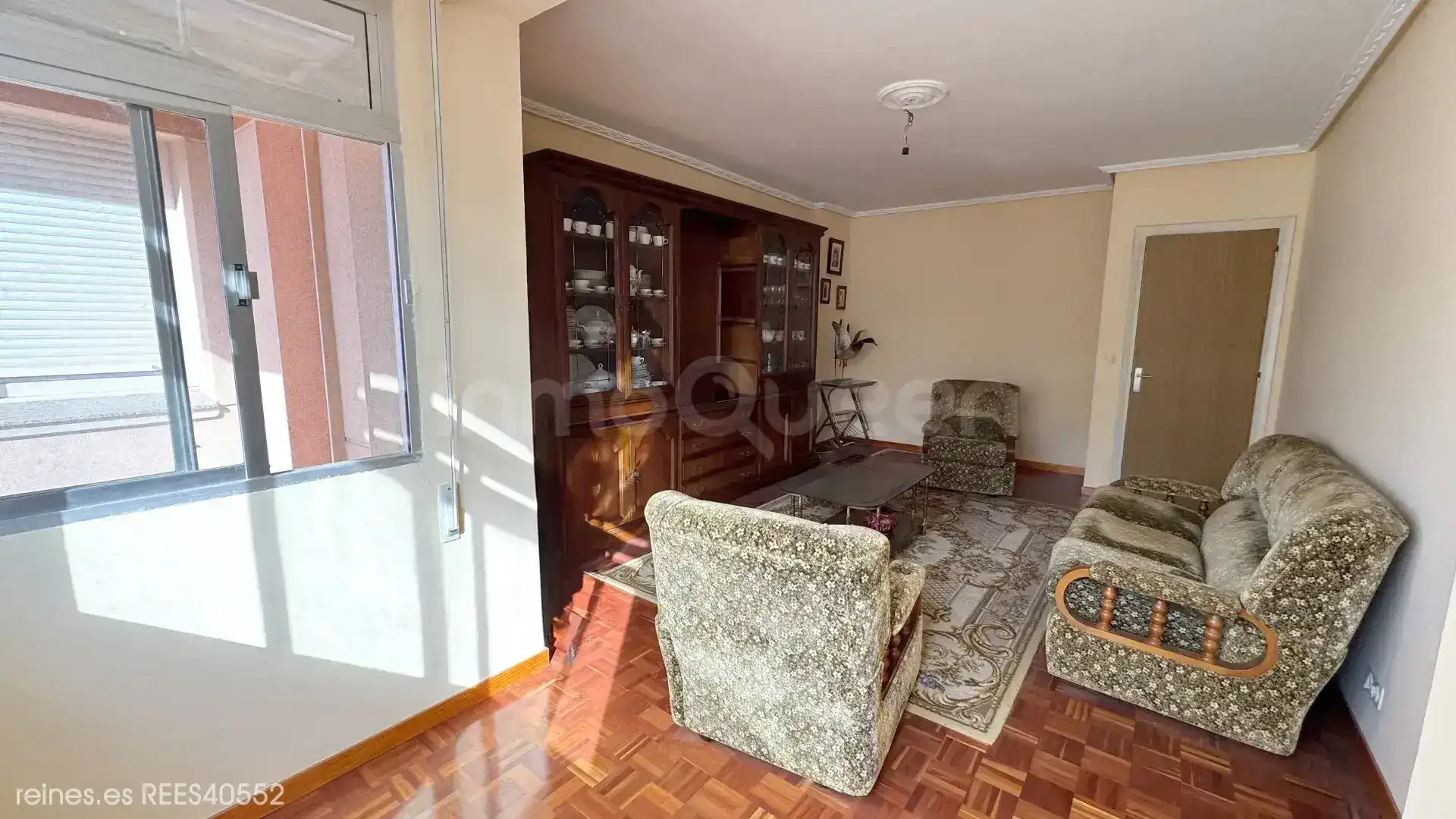 Sala d'estar de Pis en venda en Campoo de Enmedio amb Moblat