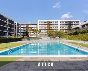 Piscina de Àtic en venda en Sant Just Desvern amb Calefacció, Jardí privat i Terrassa