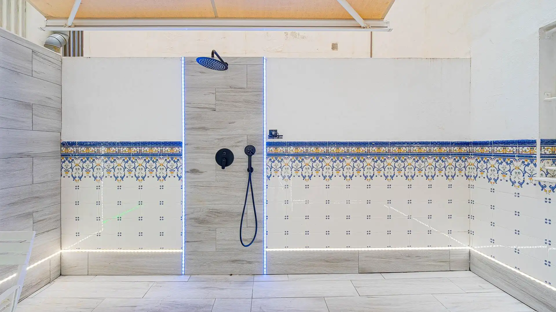 Bathroom of Apartments for sale in Torrevieja  with Furnished
