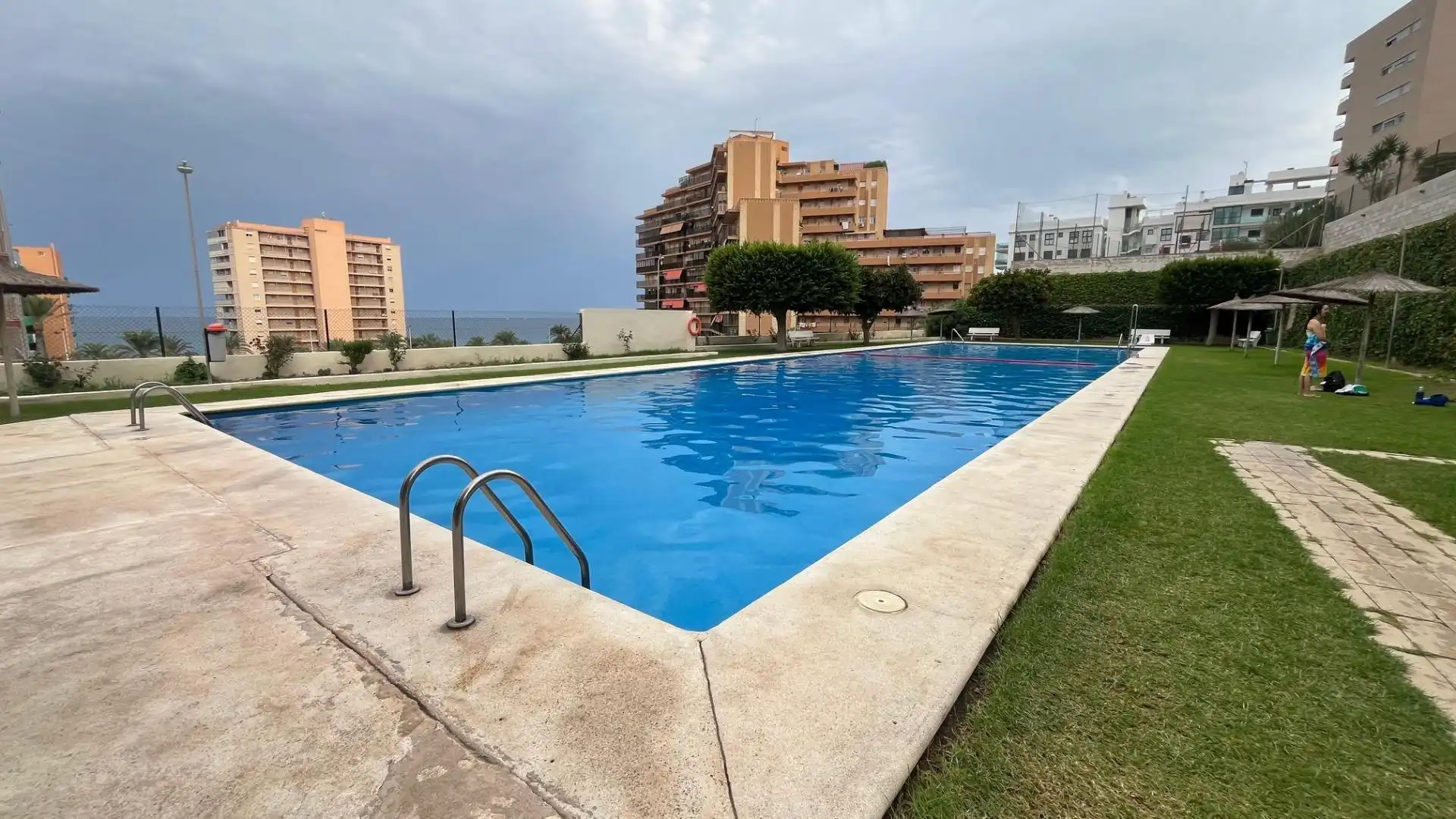 Swimming pool of Apartments for rent in Elche / Elx  with Air Conditioner, Furnished and Community pool