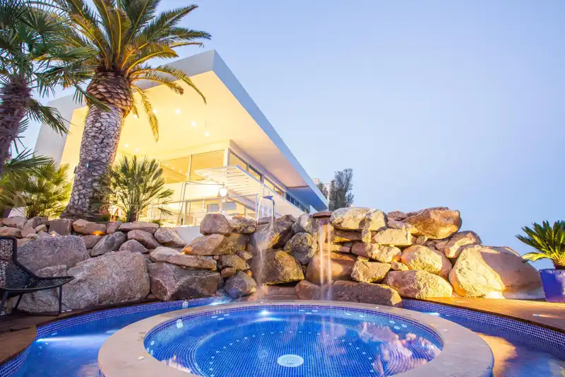 Piscina de Casa o chalet en venta en Barcelona con Aire acondicionado, Calefacción y Jardín privado