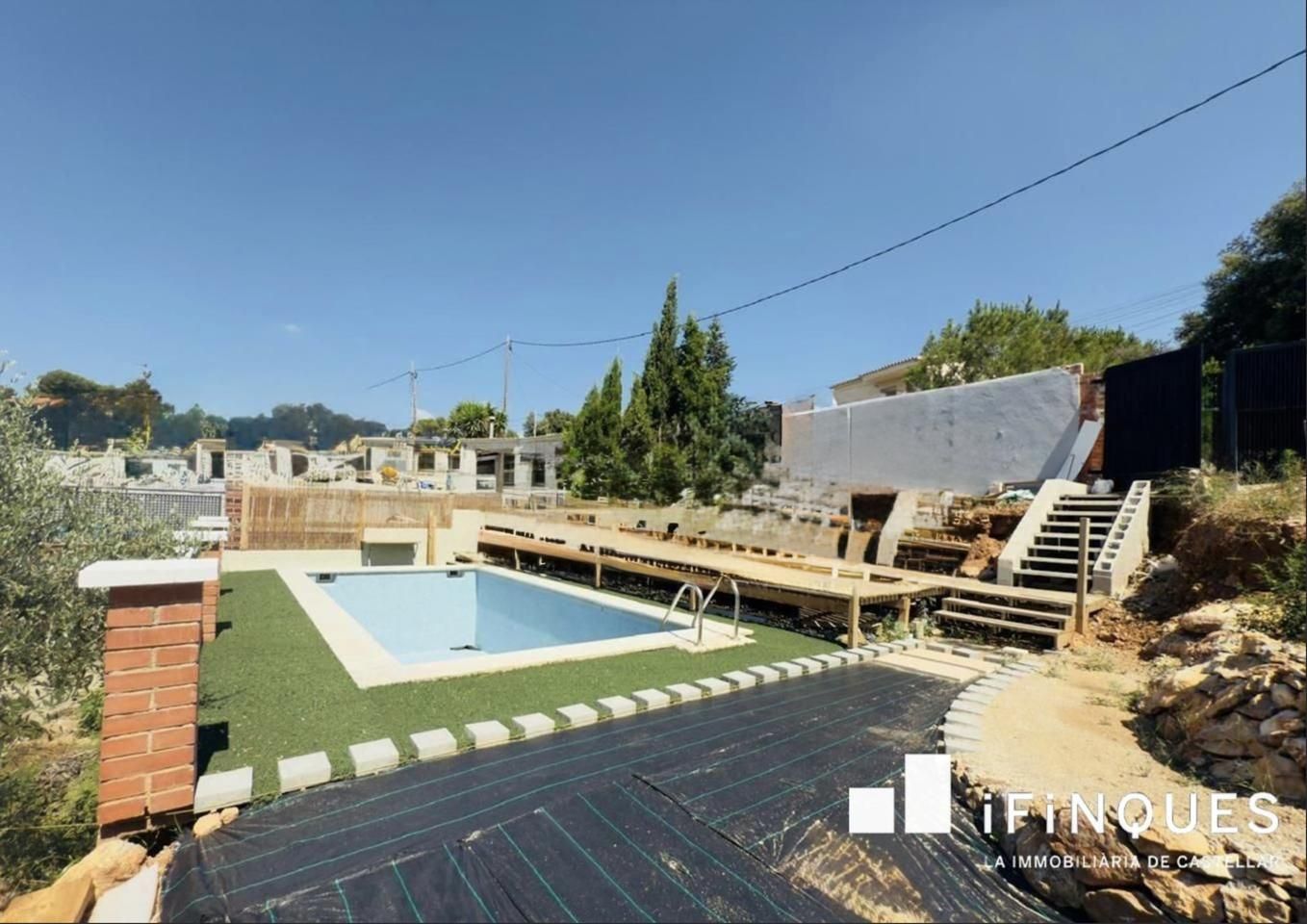 Swimming pool of Residential for sale in Castellar del Vallès
