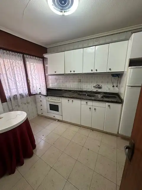Cuina de Casa adosada en venda en Cuzcurrita de Río Tirón amb Calefacció i Traster