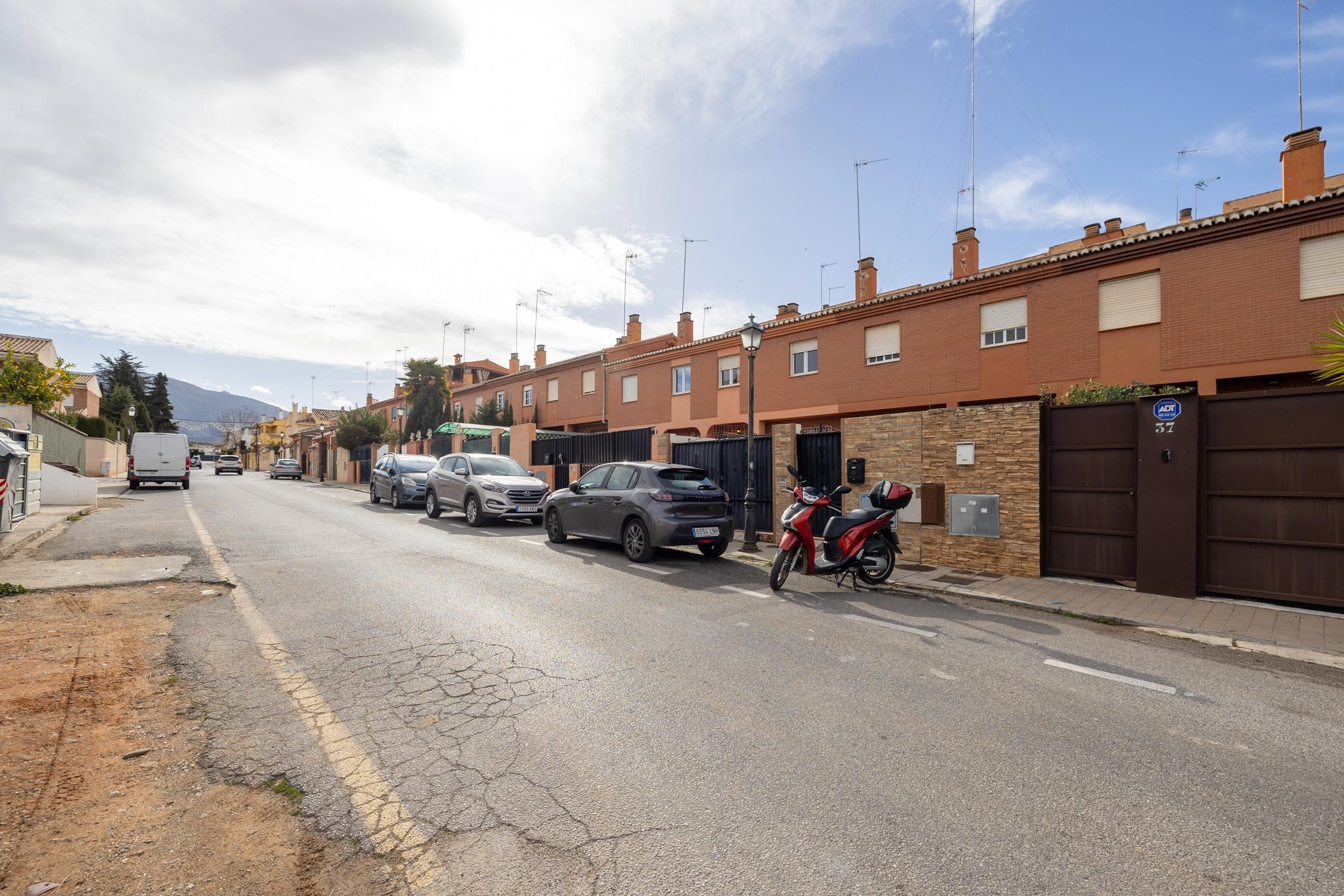 Exterior view of Single-family semi-detached for sale in Huétor Vega  with Private garden and Balcony