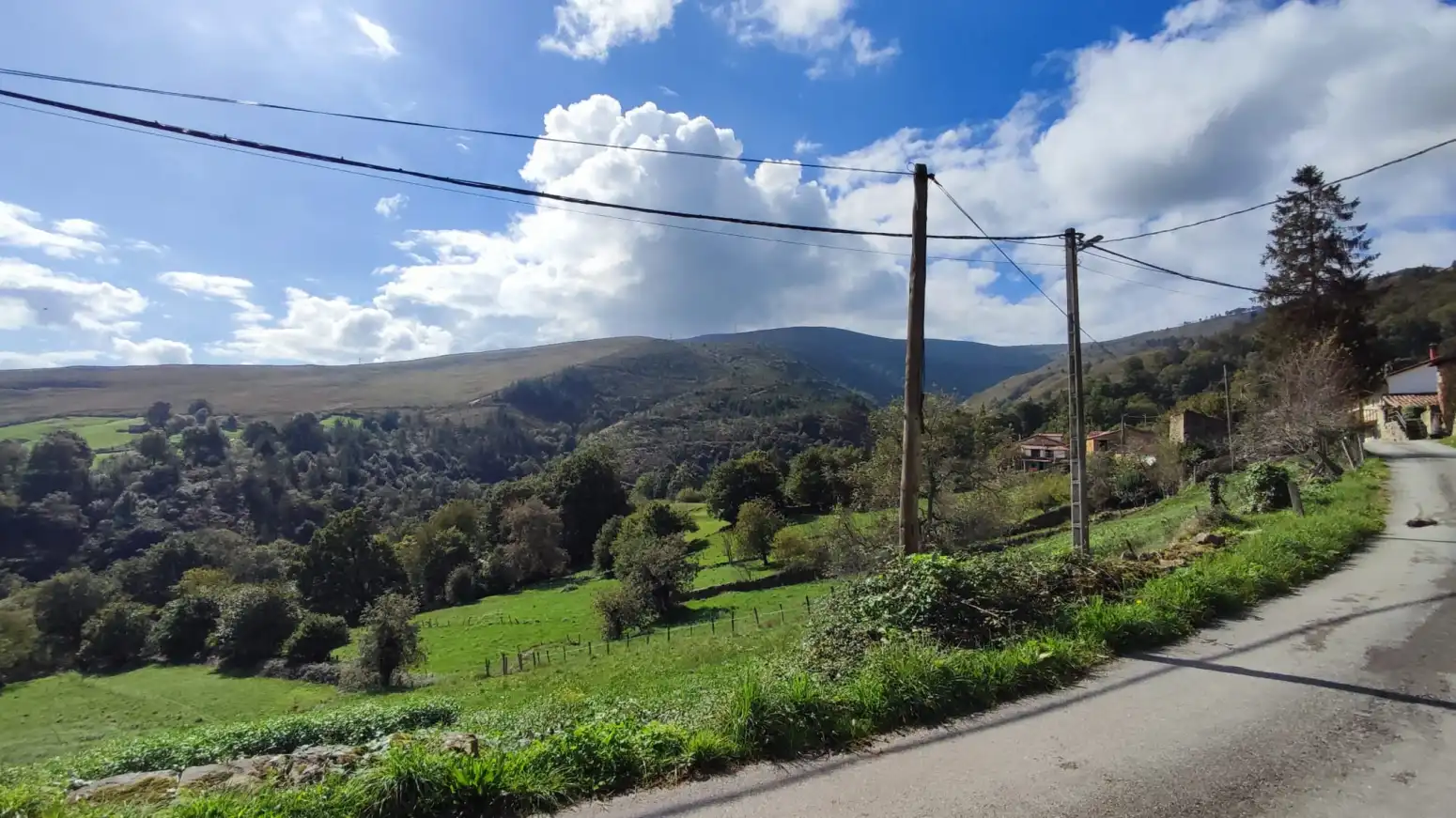Exterior view of Houses for sale in Corvera de Toranzo  with Private garden