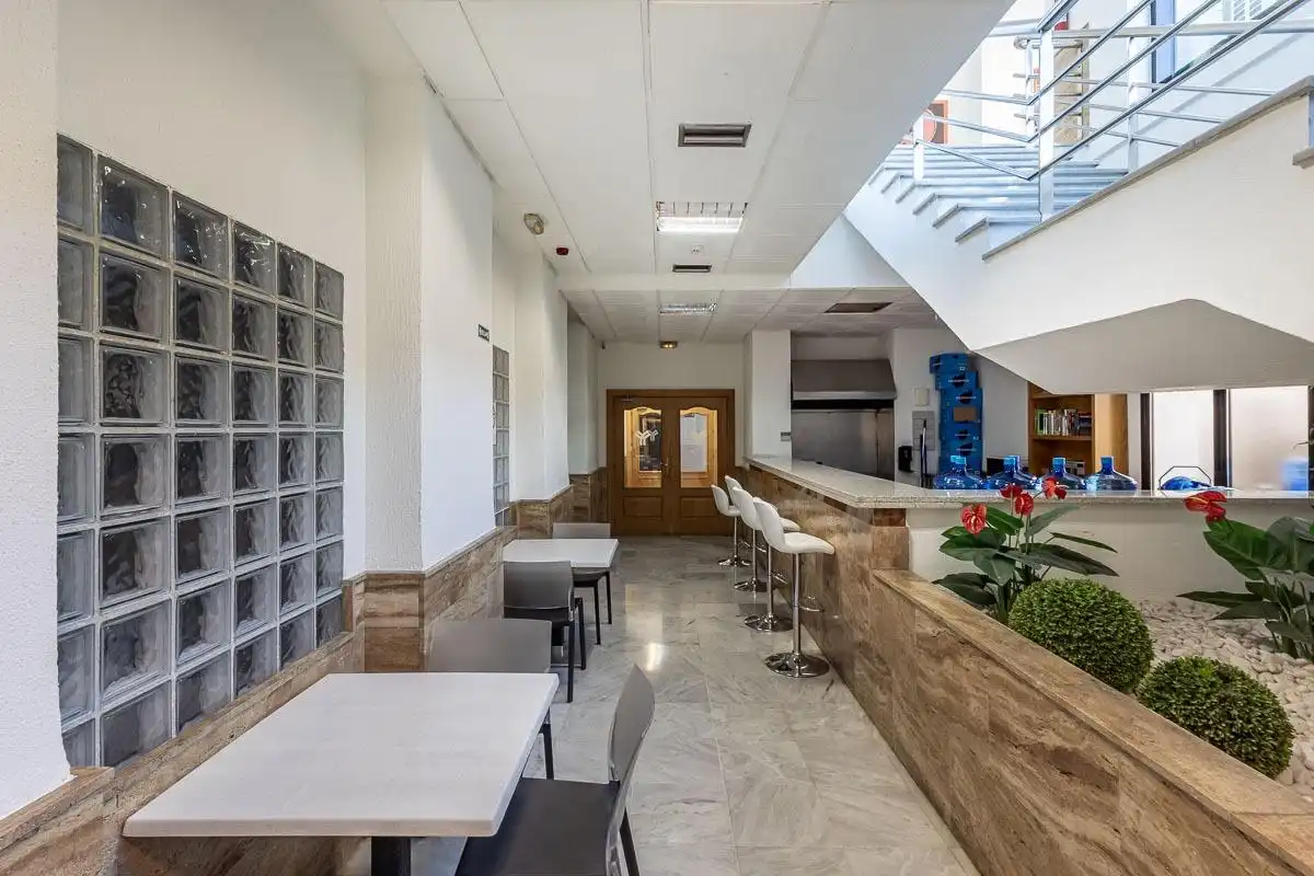Office for rent in Granada  with Air Conditioner and Furnished