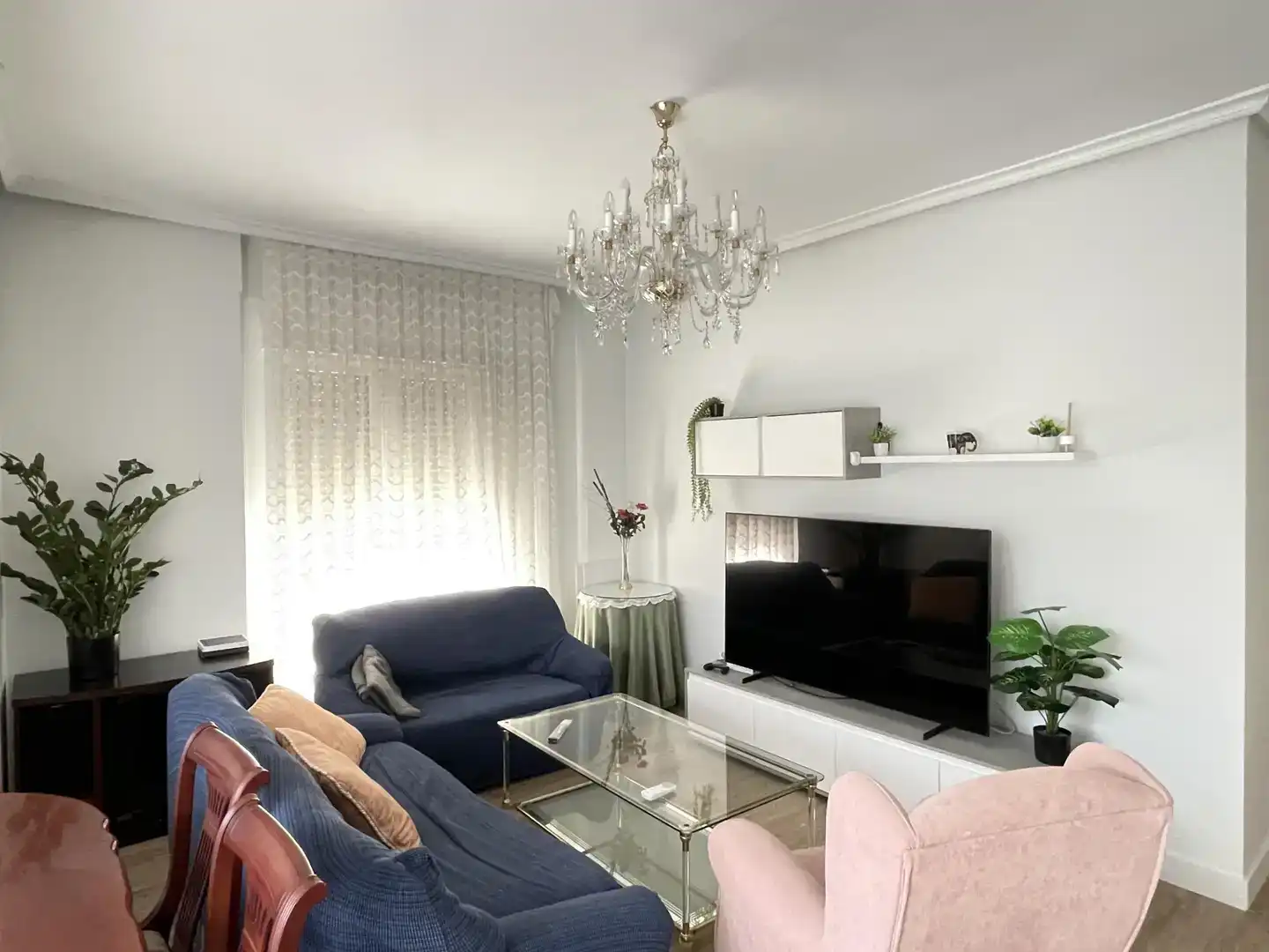Living room of Flat for share in  Logroño  with Air Conditioner, Parquet flooring and Furnished