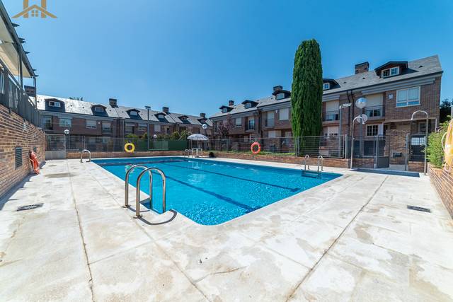 Casa adosada en Venta en Calle Pedro Laín Entralgo, 2 en Viñas Viejas