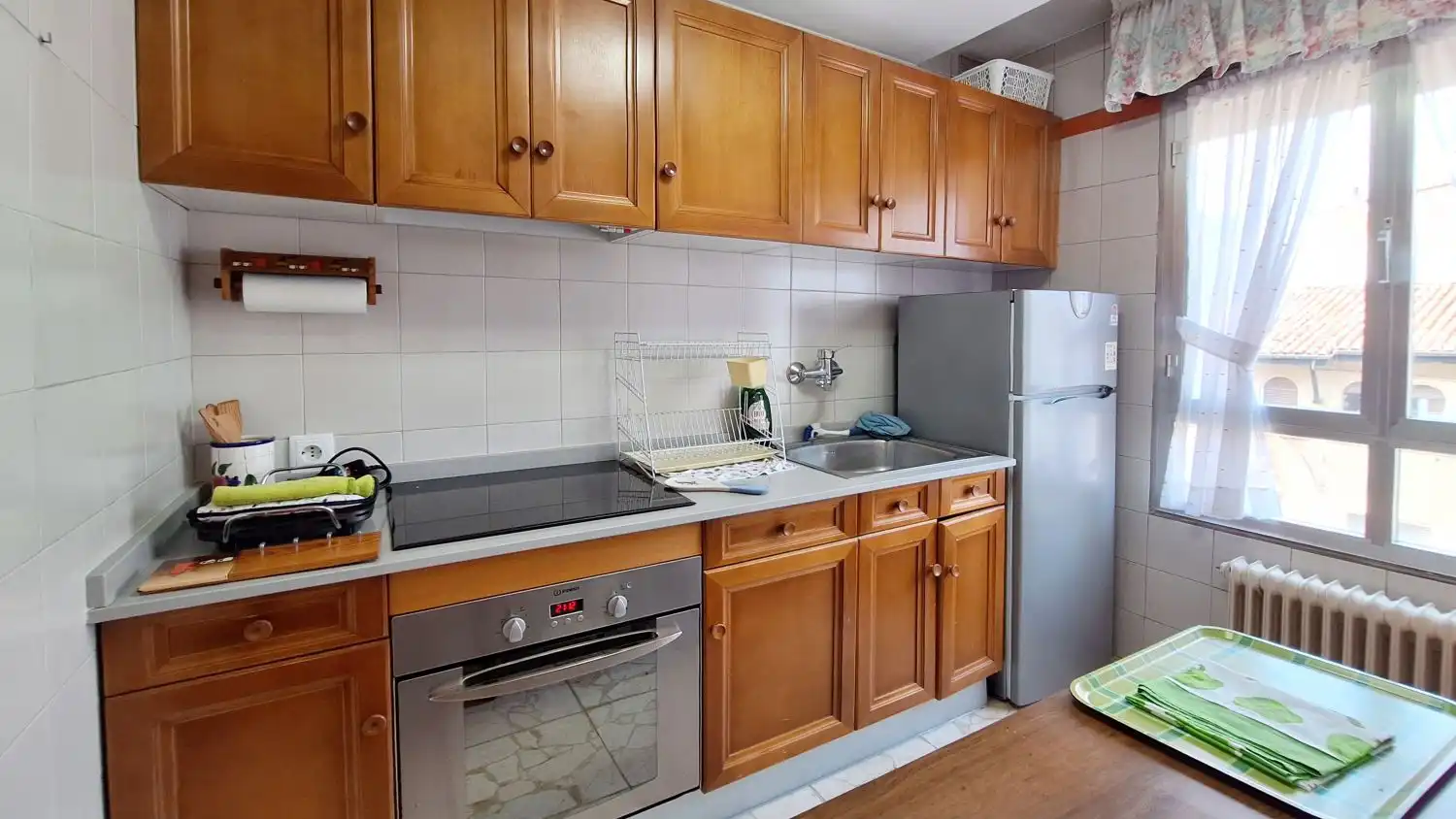 Cocina de Piso de alquiler en Oviedo  con Calefacción, Parquet y Amueblado