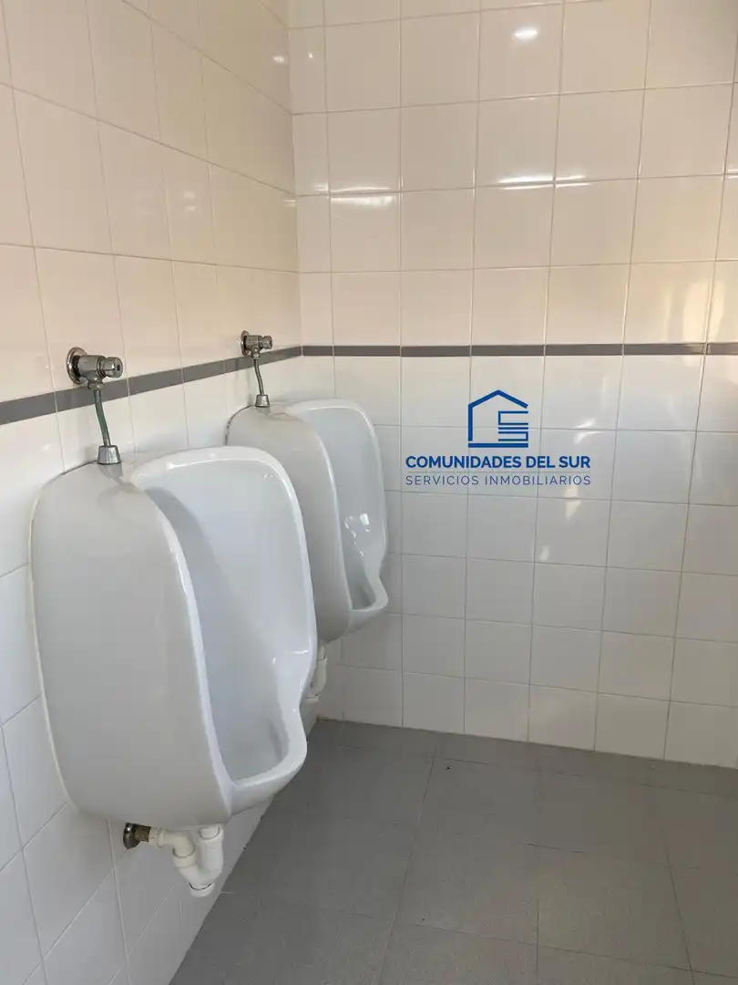 Badezimmer von Büro zur Miete in Cádiz
