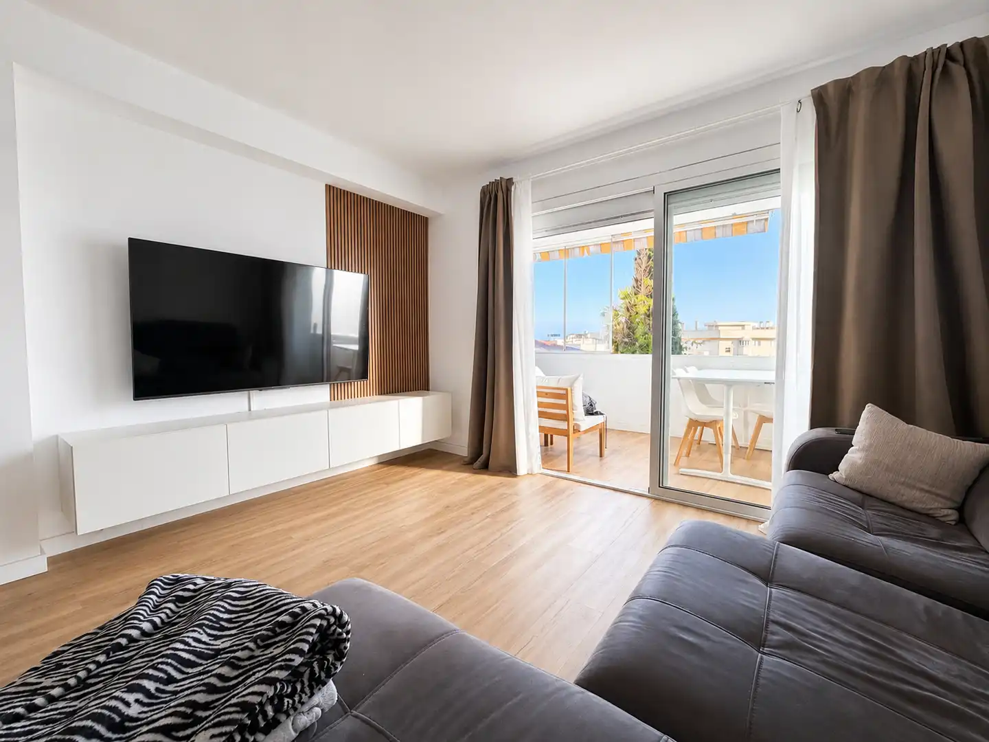 Sala de estar de Piso en venta en Fuengirola con Aire acondicionado, Terraza y Amueblado