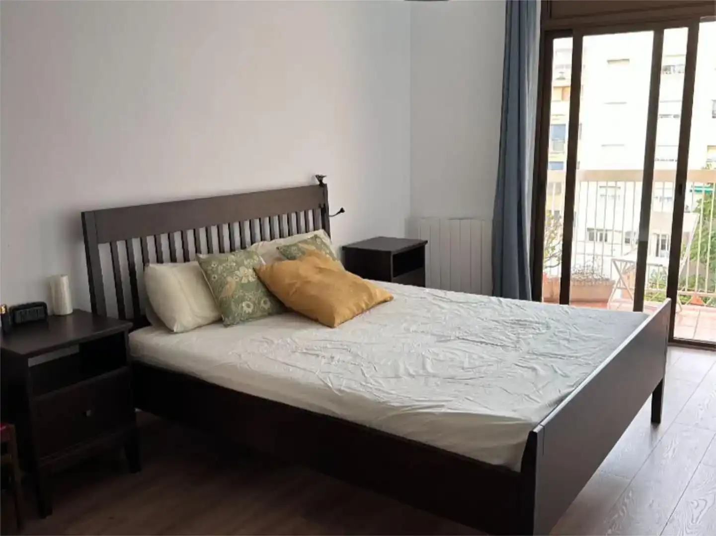 Schlafzimmer von Wohnung zur Miete in Barcelona mit Parkett, Möbliert und Balkon
