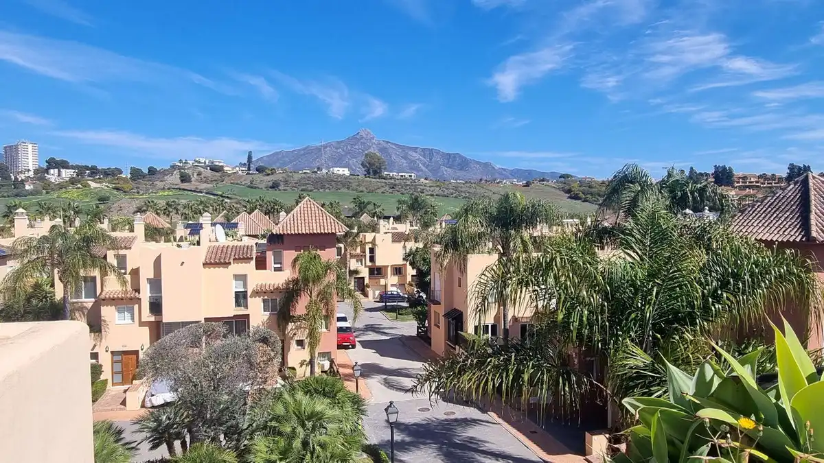 Adosado con piscina en venta en Nueva Andalucía, imagen 9