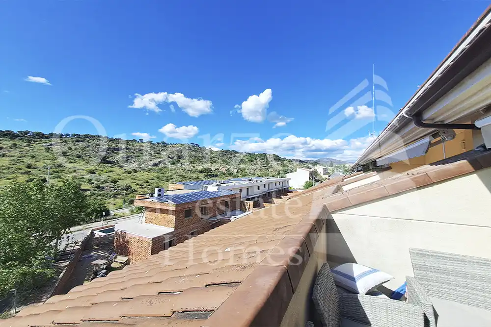 Vista exterior de Casa adosada en venta en Plasencia con Calefacción, Terraza y Balcón