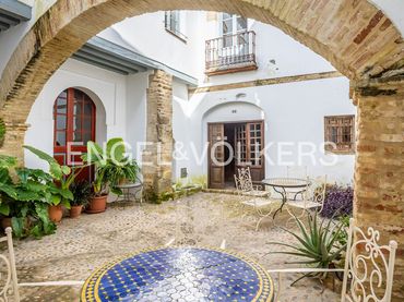 Maison mitoyenne avec piscine à vendre à Carmona