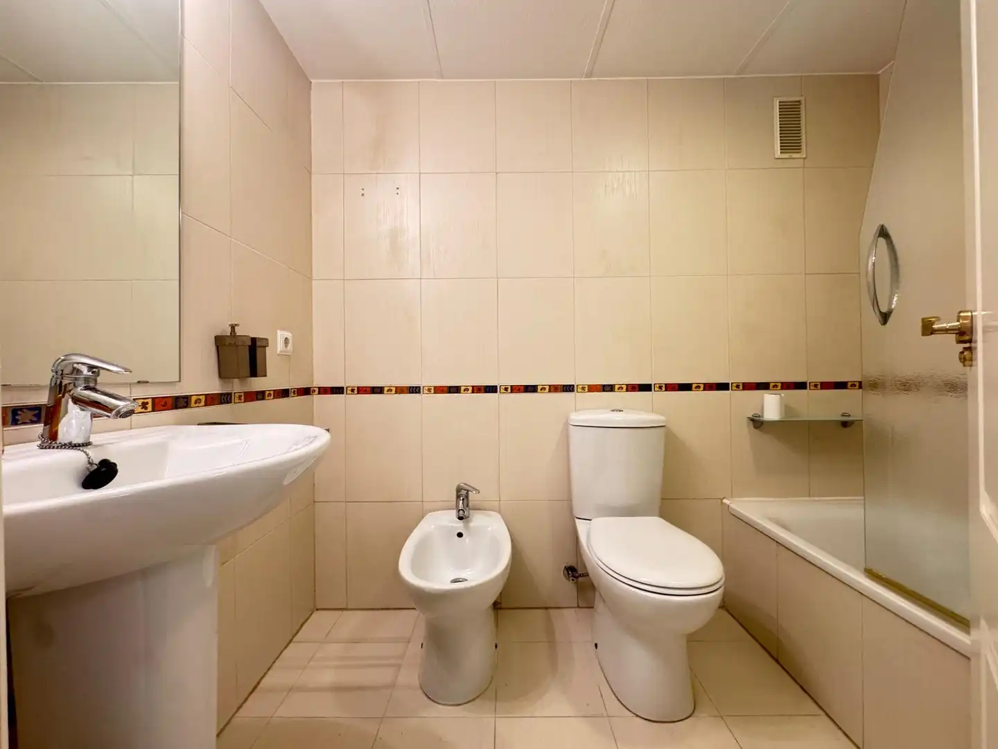 Baño de Piso de alquiler en Alicante / Alacant con Aire acondicionado