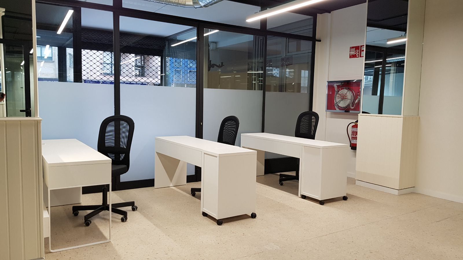 Oficina en venda en Cangas  amb Calefacció