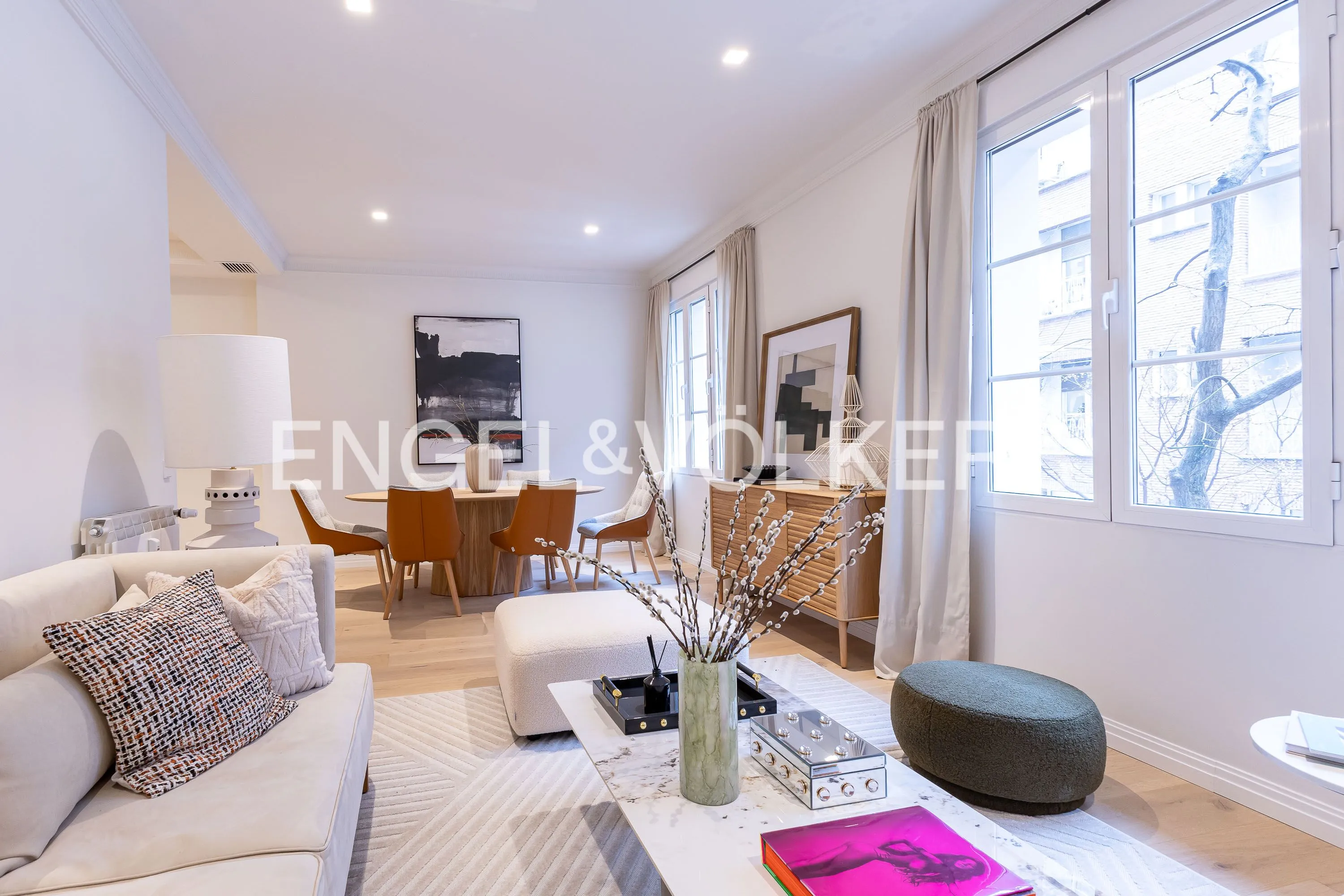Living room of Flat for sale in  Madrid Capital  with Air Conditioner and Heating