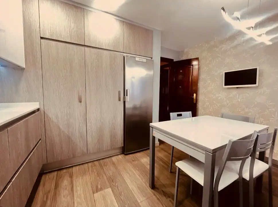 Küche von Wohnung zum Verkauf in Salamanca mit Klimaanlage, Heizung und Parkett