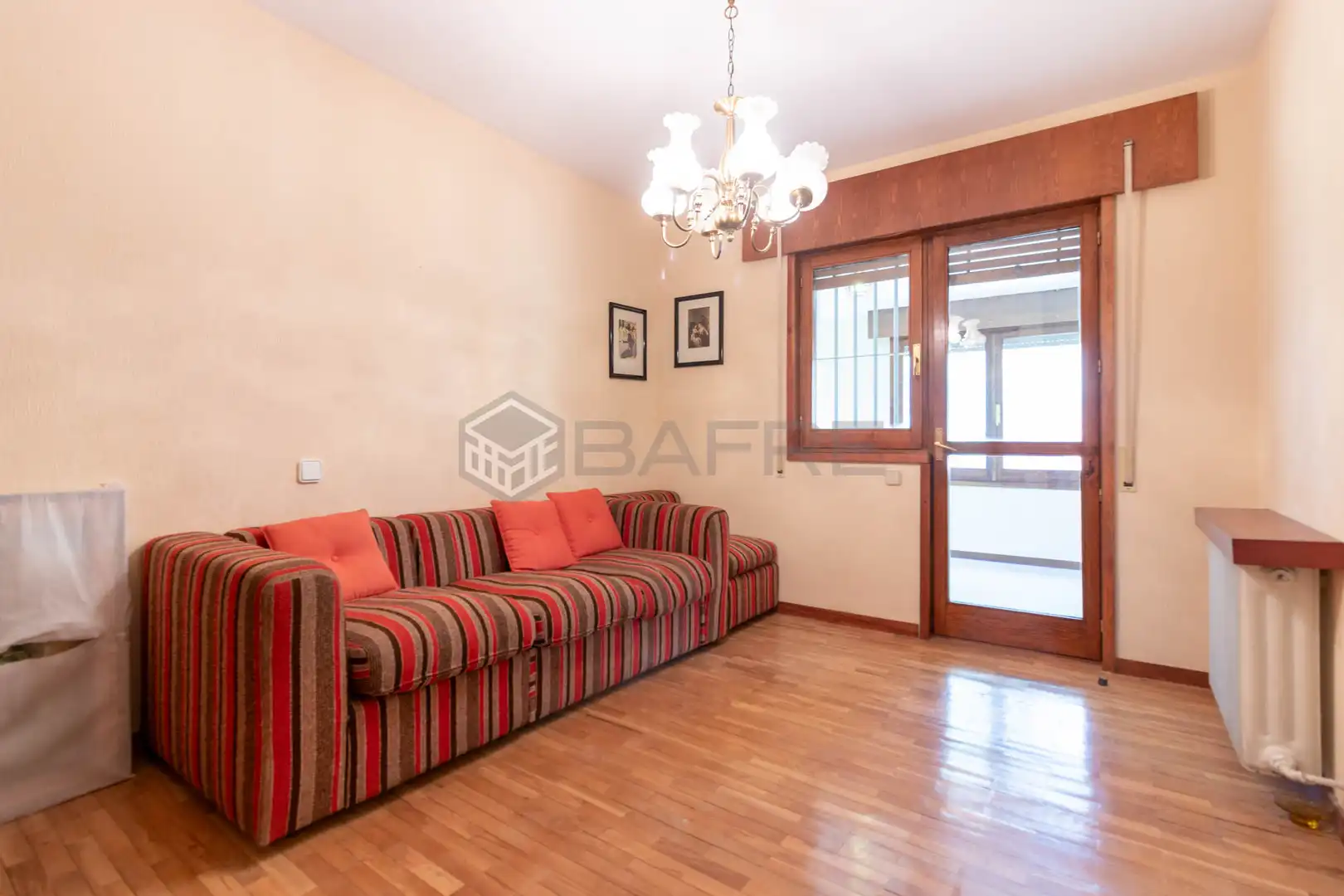 Sala d'estar de Casa o xalet en venda en Torrelodones amb Calefacció, Jardí privat i Parquet