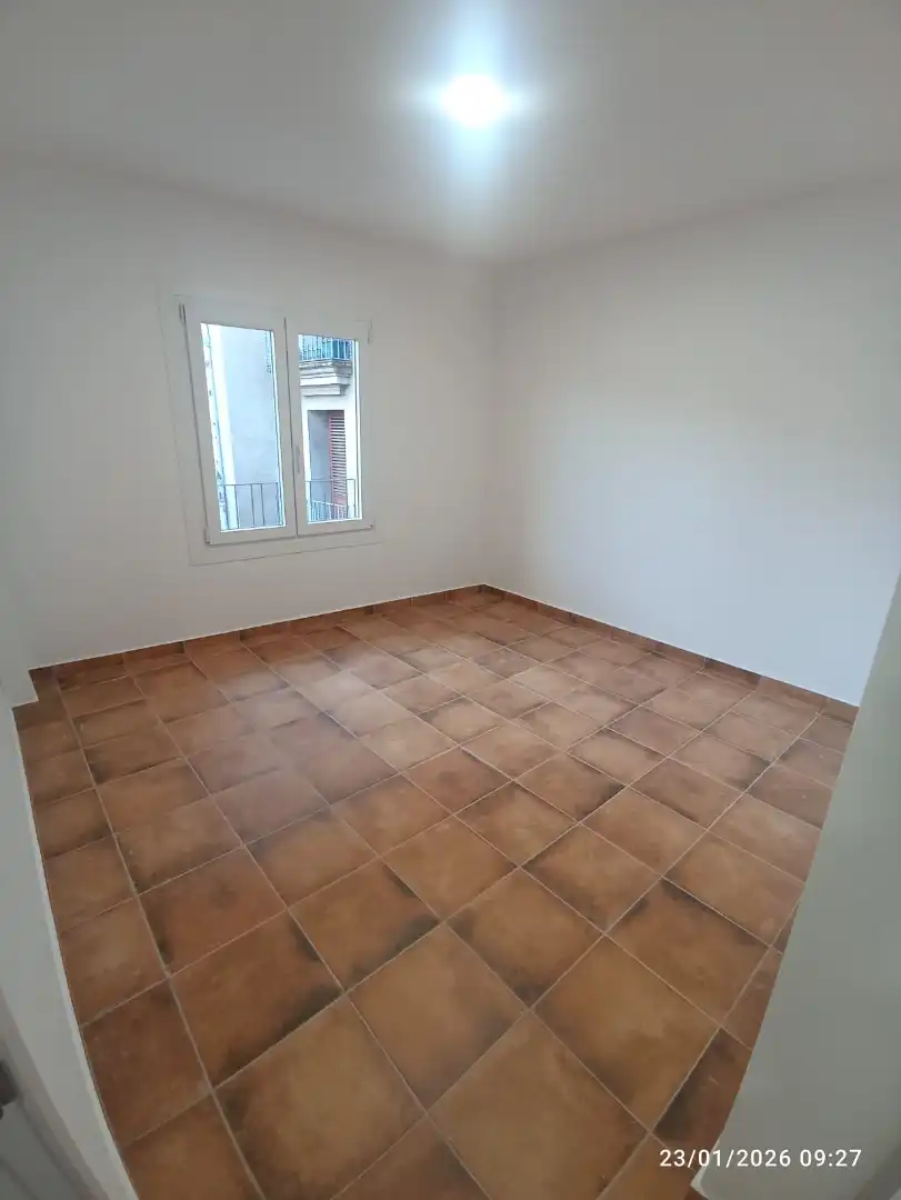 Schlafzimmer von Wohnung zur Miete in Avià mit Heizung und Ofen