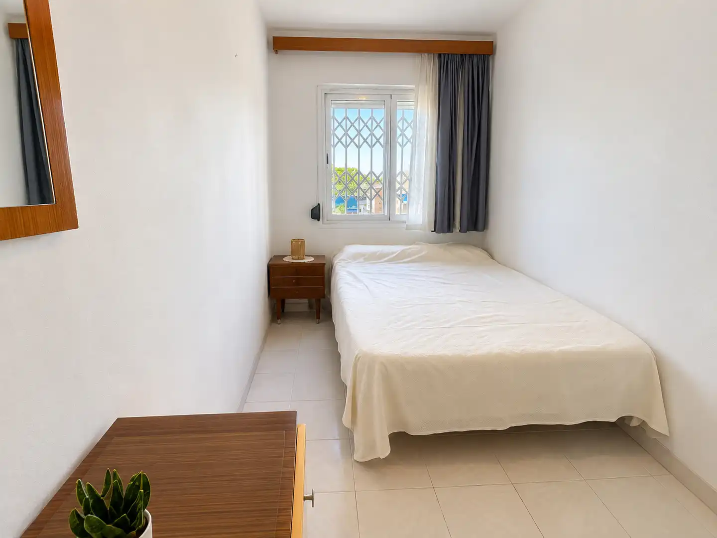 Bedroom of Flat for sale in Sagunto / Sagunt  with Terrace, Furnished and Oven