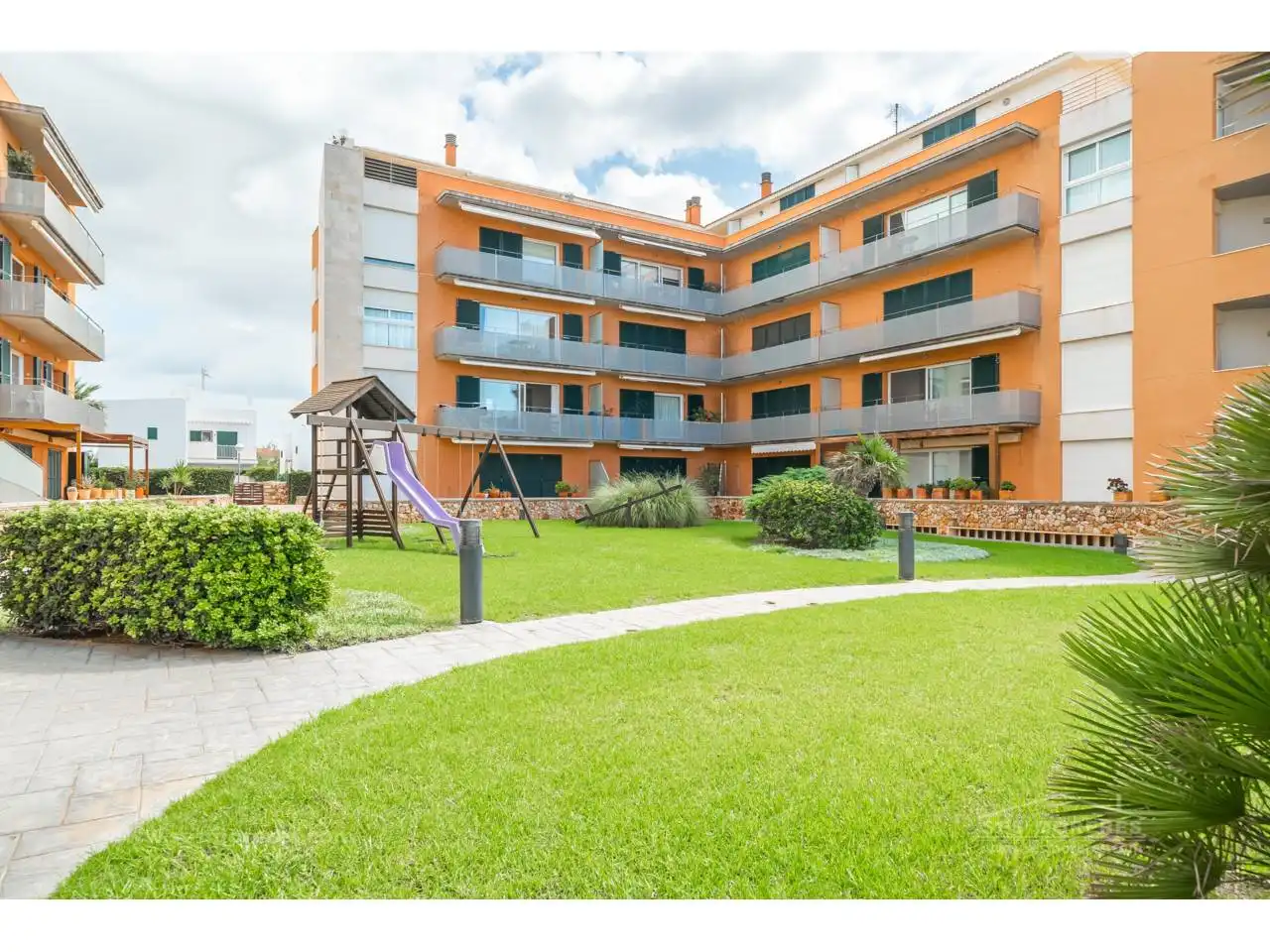 Vista exterior de Apartamento en venta en Ciutadella de Menorca con Aire acondicionado, Terraza y Piscina comunitaria