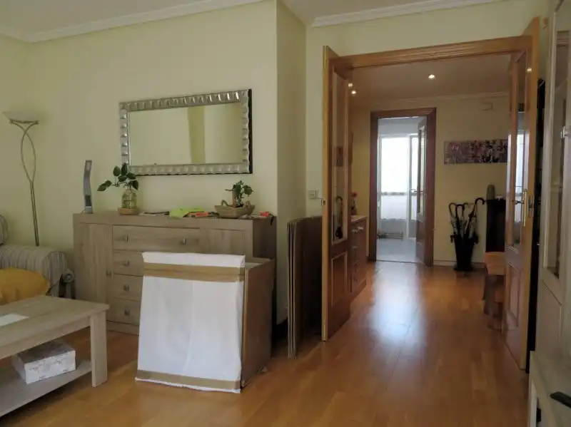 Apartamento en venta en León Capital  con Calefacción, Jardín privado y Terraza