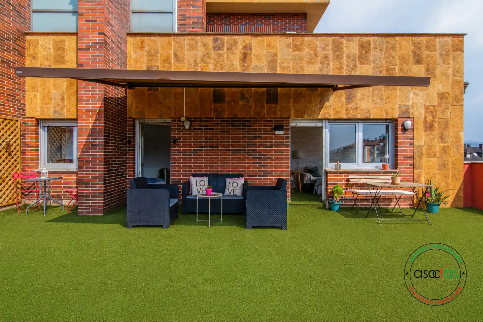 Terrassa de Àtic en venda en Oviedo  amb Calefacció, Jardí privat i Parquet