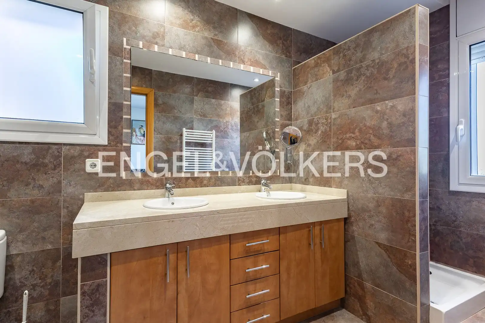 Bathroom of Houses for sale in Sant Cugat del Vallès  with Air Conditioner, Heating and Private garden