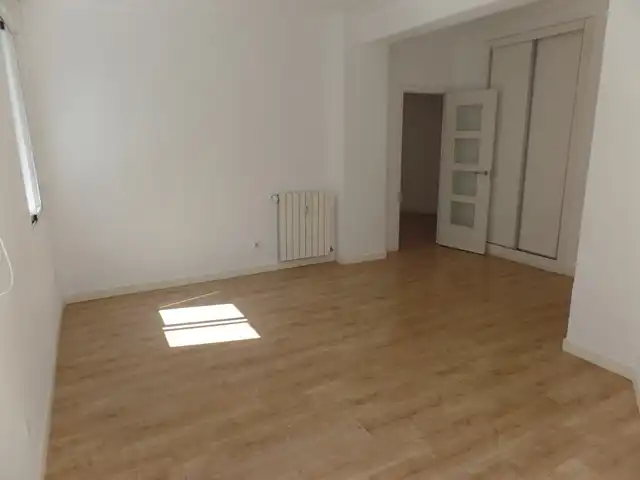 Habitación de Piso en venta en Madrid con Calefacción, Horno y Lavadora