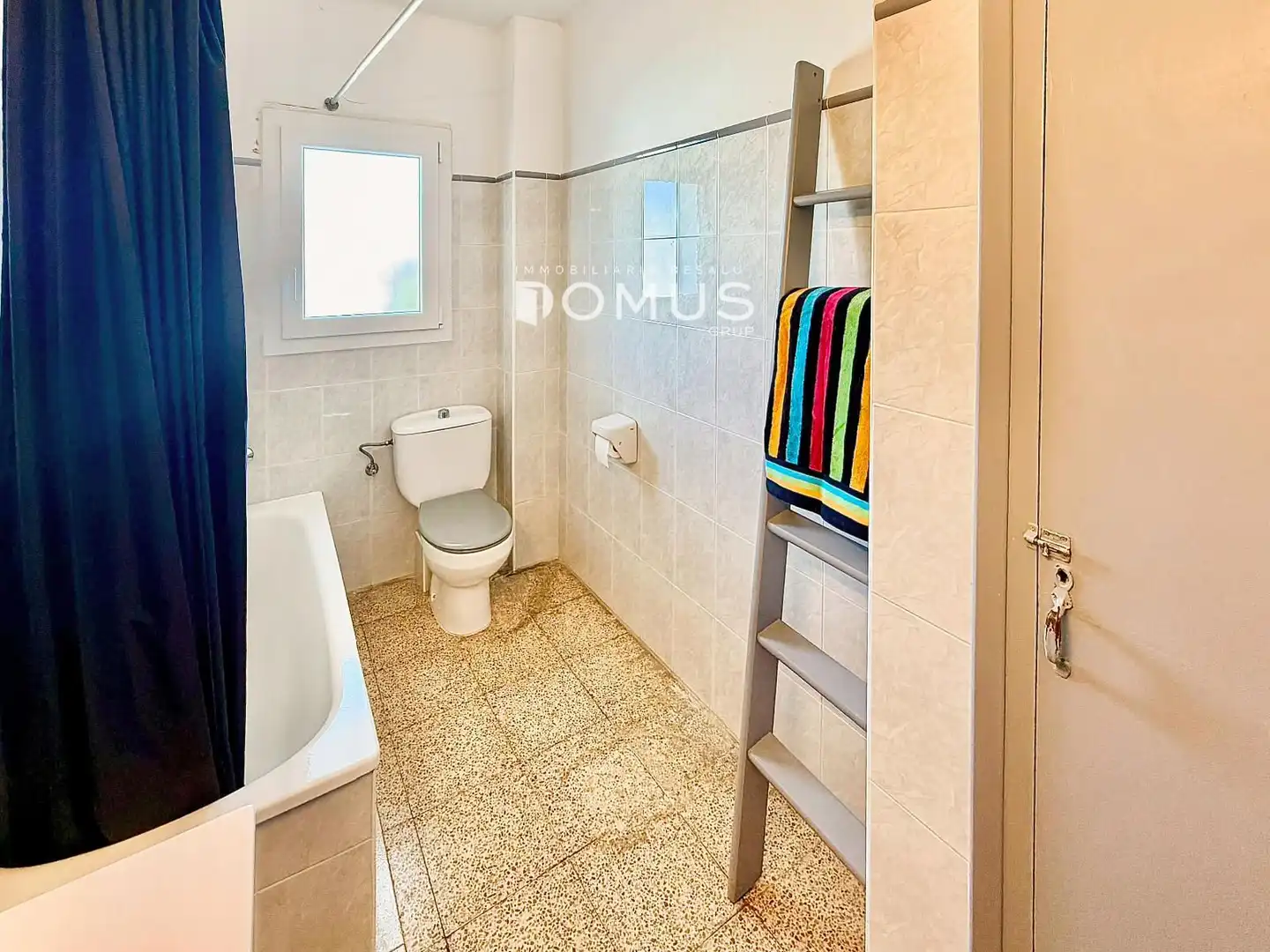 Bathroom of Flat for sale in L'Escala  with Air Conditioner, Heating and Terrace