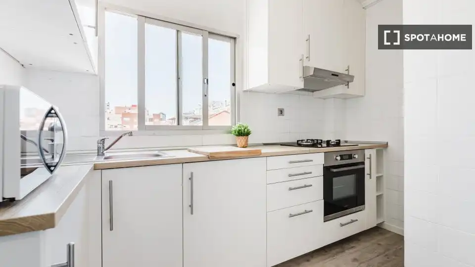 Cocina de Piso de alquiler en Valencia con Aire acondicionado, Calefacción y Amueblado