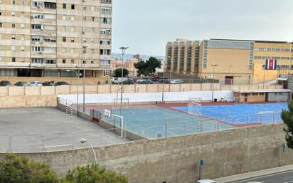 Vista exterior de Pis en venda en Alicante / Alacant amb Terrassa, Balcó i Piscina comunitària