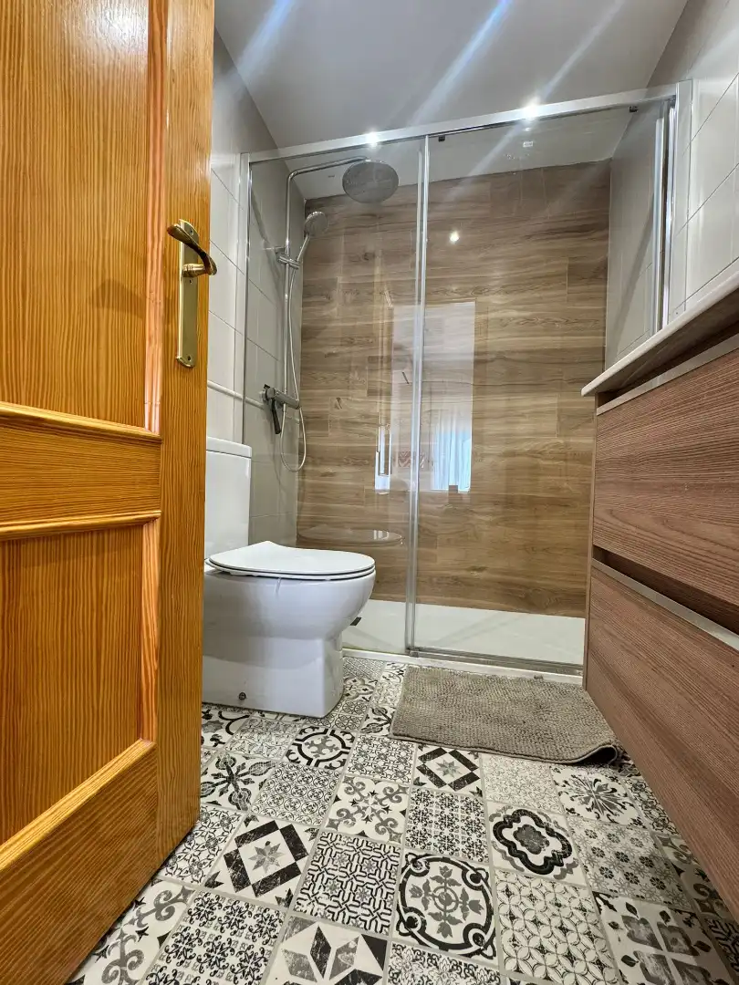 Baño de Piso de alquiler en Valencia con Aire acondicionado, Calefacción y Parquet