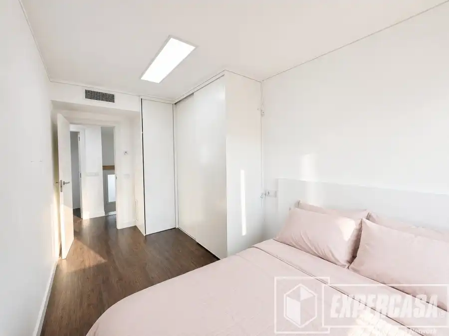 Dormitori de Casa o xalet en venda en Domeño amb Aire condicionat i Terrassa