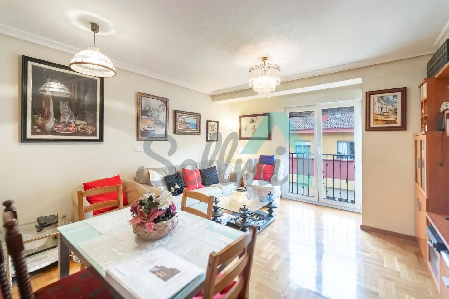 Vista exterior de Piso en venta en San Martín del Rey Aurelio con Calefacción, Parquet y Trastero