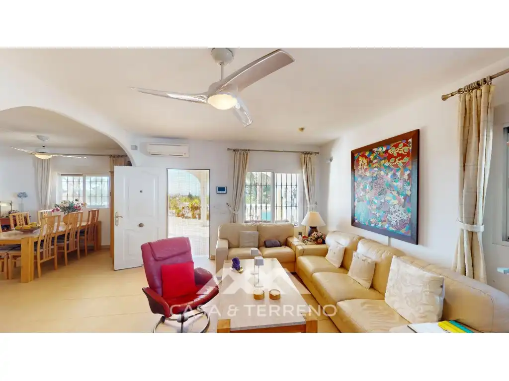 Sala de estar de Casa o chalet en venta en Vélez-Málaga con Jardín privado, Terraza y Piscina