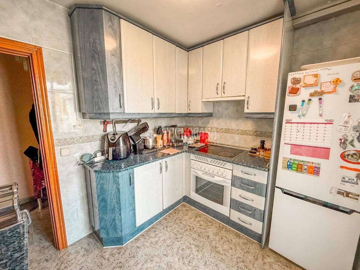 Cuina de Pis en venda en Parla amb Aire condicionat, Calefacció i Terrassa