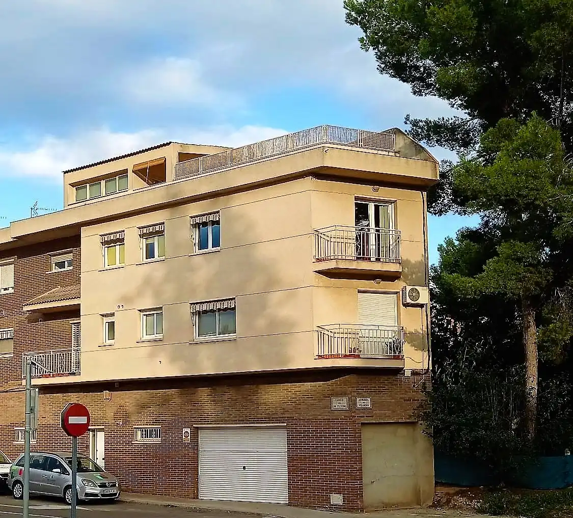 Vista exterior de Casa adosada en venda en Vilafranca del Penedès amb Calefacció, Terrassa i Traster