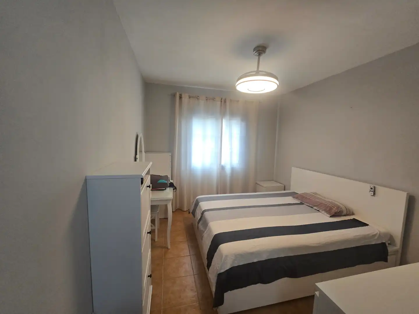 Schlafzimmer von Erdgeschoss zum Verkauf in San Miguel de Abona mit Privatgarten, Möbliert und Ofen