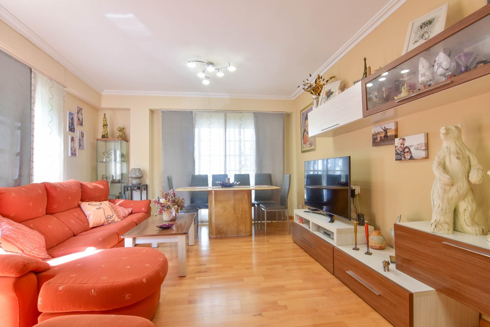 Living room of Flat for sale in Picanya  with Air Conditioner, Heating and Parquet flooring
