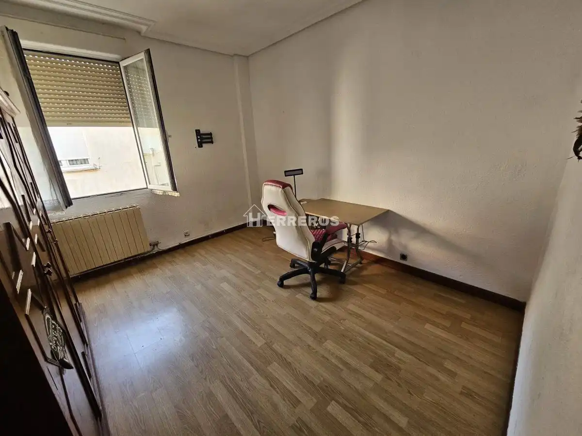 Flat for sale in  Logroño  with Heating, Parquet flooring and Terrace