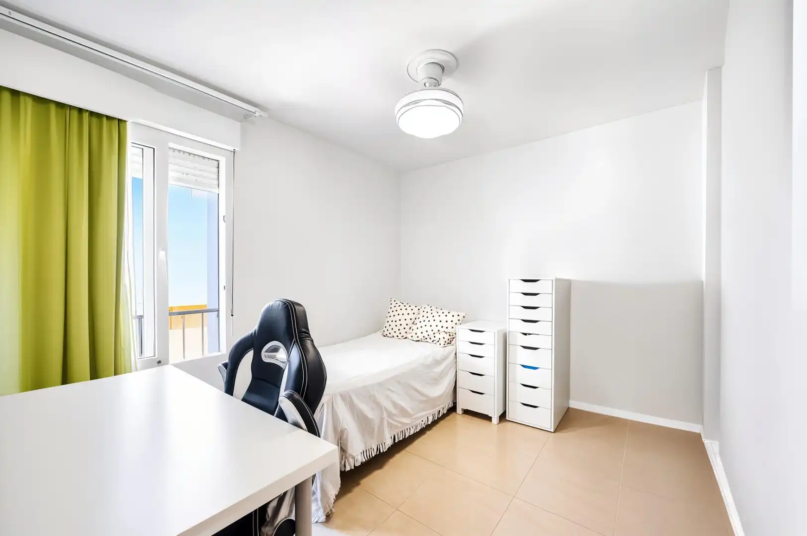 Bedroom of Flat for sale in Chiclana de la Frontera  with Air Conditioner