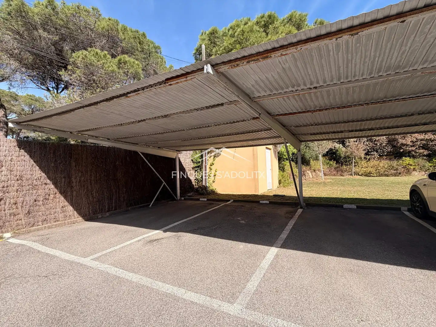 Aparcament de Planta baixa en venda en Castell d'Aro, Platja d'Aro i s'Agaró amb Aire condicionat, Calefacció i Jardí privat