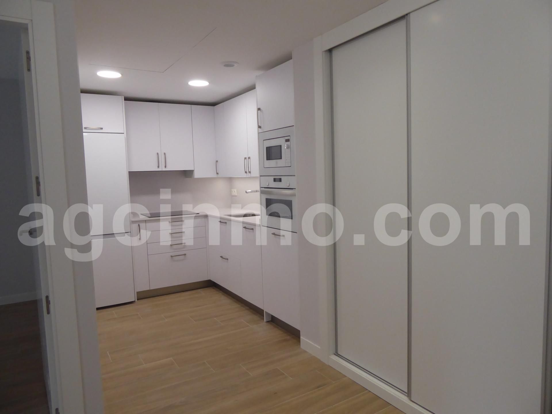 Cocina de Piso de alquiler en Valladolid Capital con Jardín privado, Trastero y Piscina comunitaria
