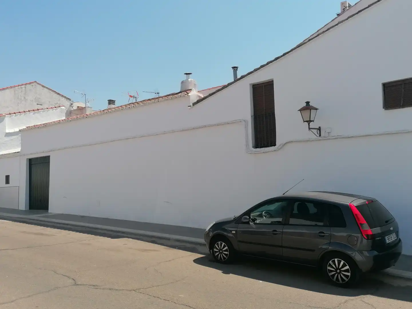 Vista exterior de Casa o xalet en venda en Azuaga amb Terrassa i Balcó