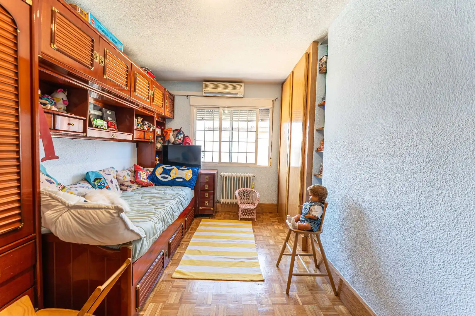 Dormitori de Casa o xalet en venda en Getafe amb Aire condicionat, Calefacció i Jardí privat